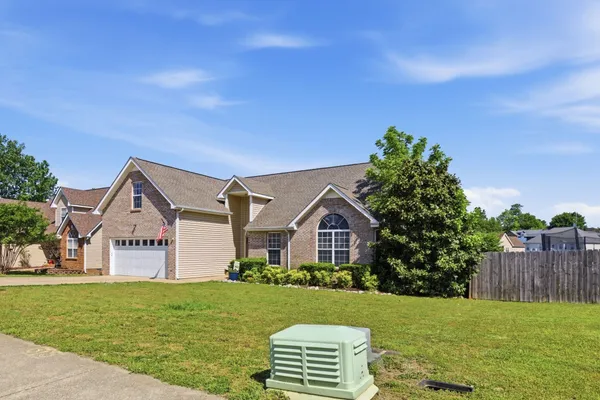 $302,500 | 1680 Cedar Springs Court, Clarksville, TN 37040