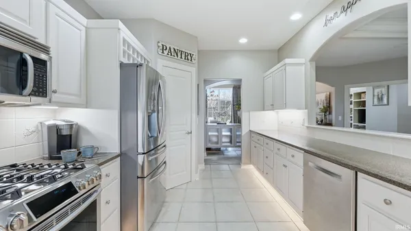 $469,900 | 15725 Golden Eagle Cove, Huntertown, IN 46748