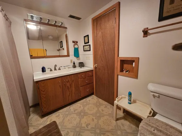 $274,500 | 520 Obie Sue Avenue, Worland, WY 82401
