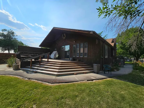 $274,500 | 520 Obie Sue Avenue, Worland, WY 82401