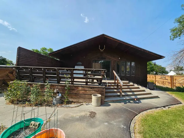 $274,500 | 520 Obie Sue Avenue, Worland, WY 82401