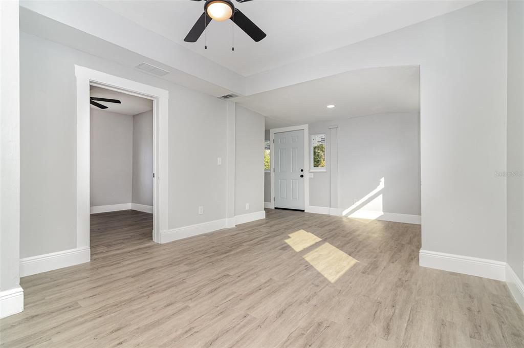 4242 Raleigh Street Orlando, FL 32811 - Photo 6 of 32