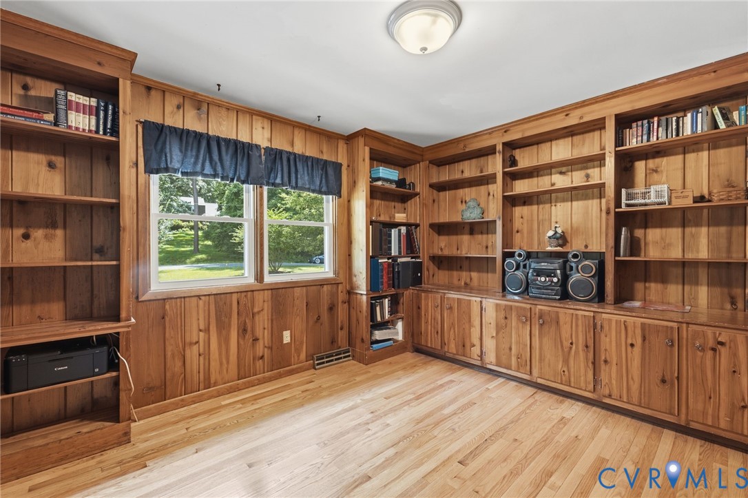 4512 Forrestal Road Chester, VA 23831 - Photo 15 of 47