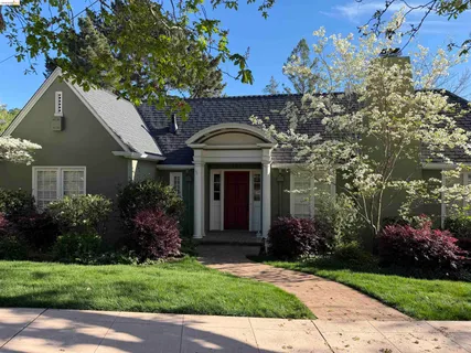 $2,495,000 | 132 Caperton Avenue, Piedmont, CA 94611