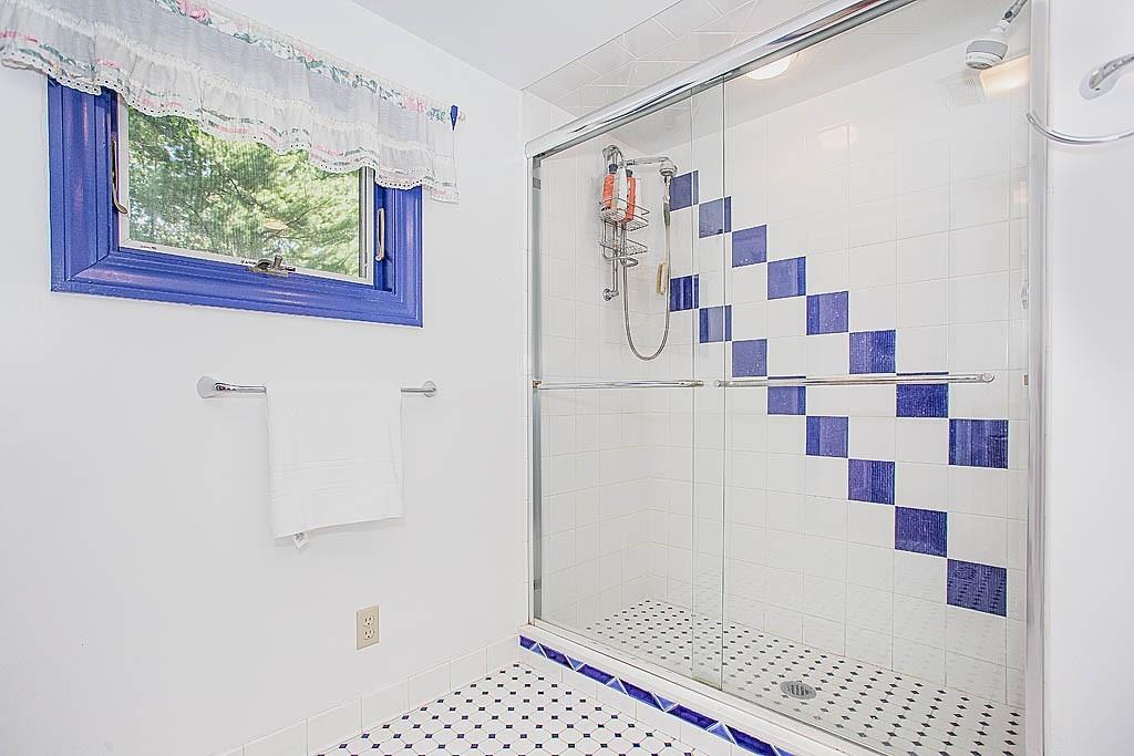 37 Emerson Road Winchester, MA 01890 - Photo 18 of 35 Gallery Image 18