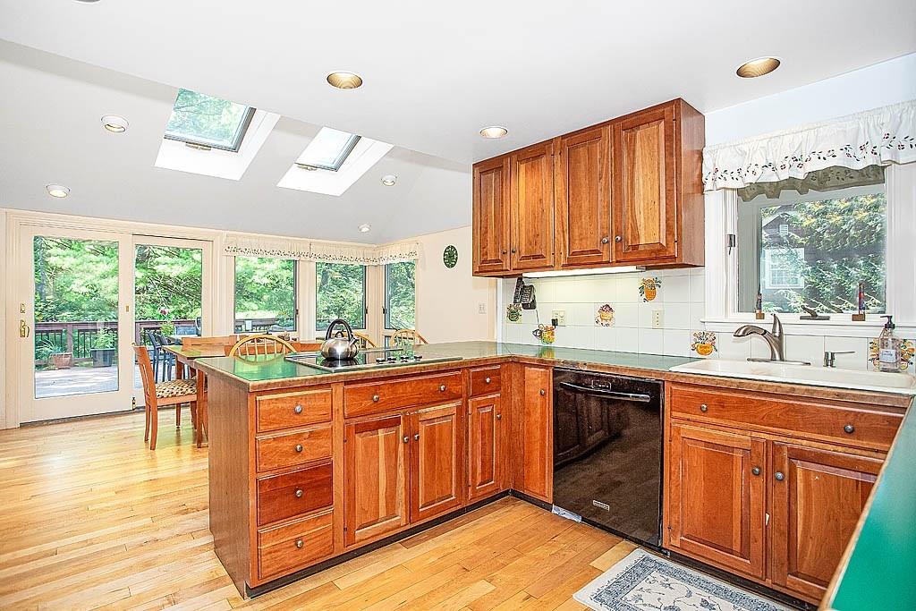 37 Emerson Road Winchester, MA 01890 - Photo 9 of 35 Gallery Image 9