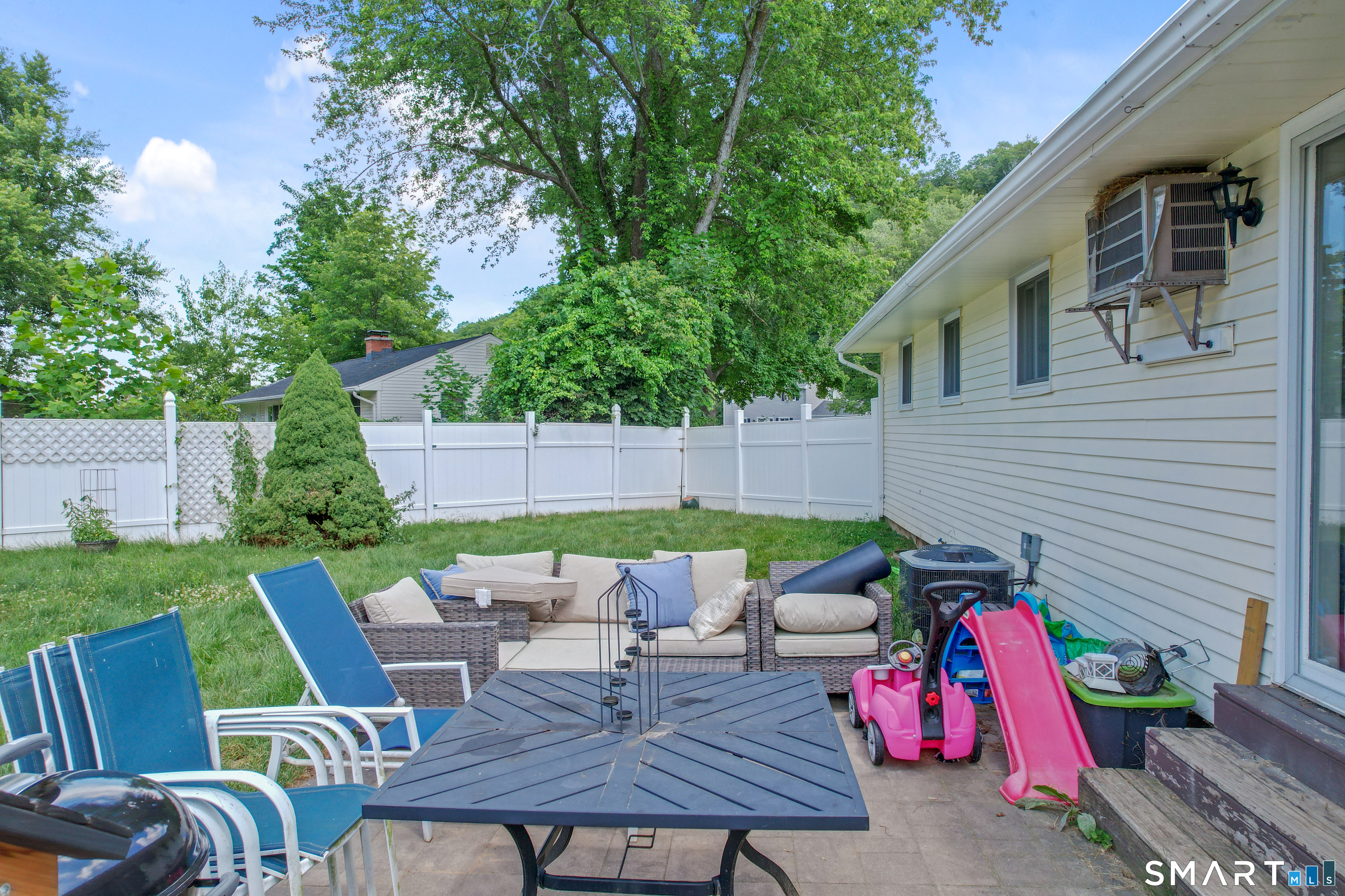 47 Hayes Road Simsbury, CT 06081 - Photo 7 of 31