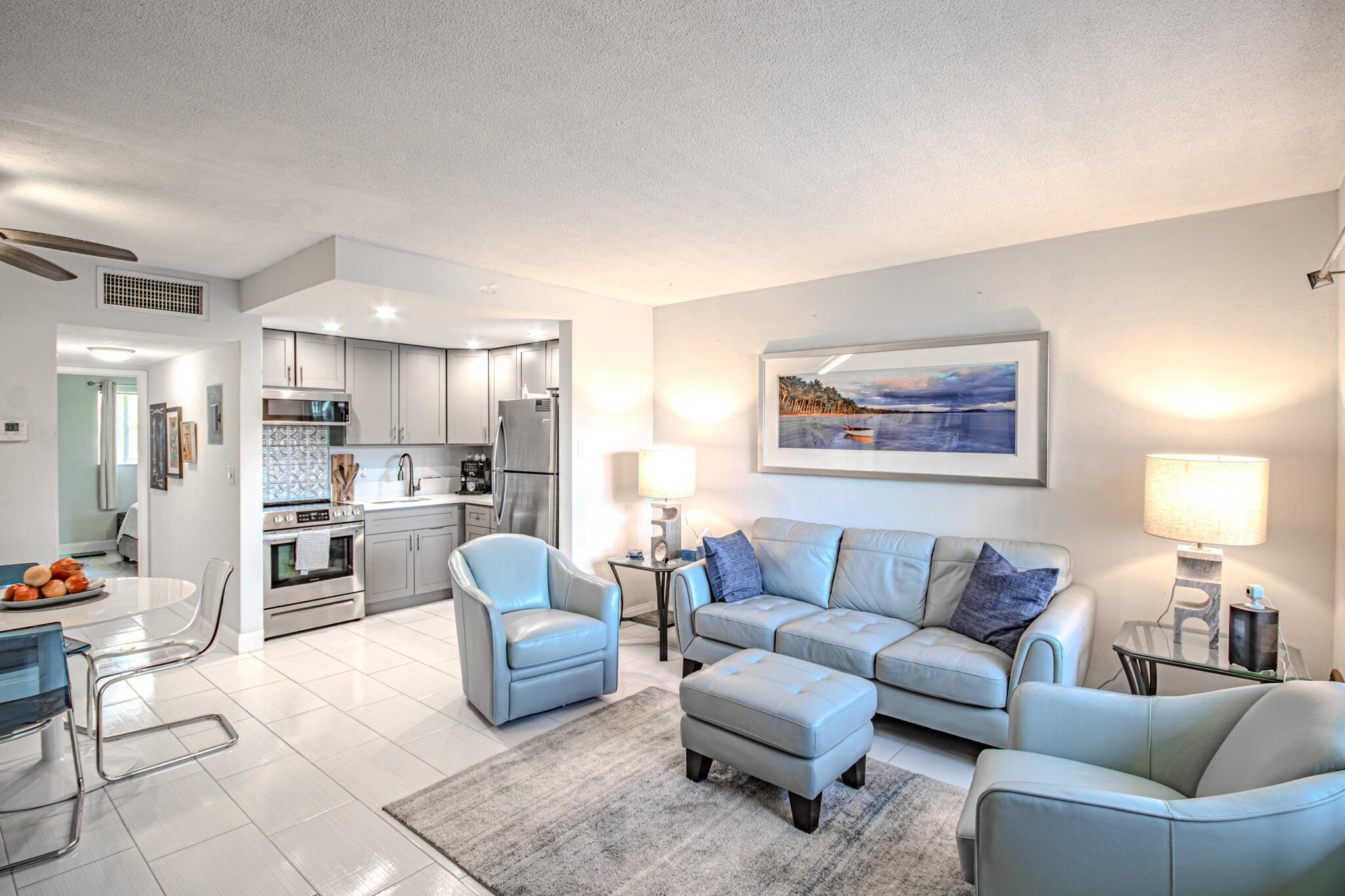 660 Glouchester Street, Unit 106 Boca Raton, FL 33487 - Photo 2 of 12 GetMedia