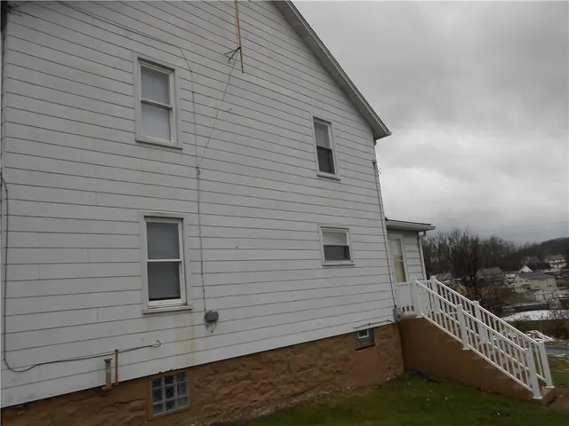 $800 | 114 Grant Street, Star Junction, PA 15482