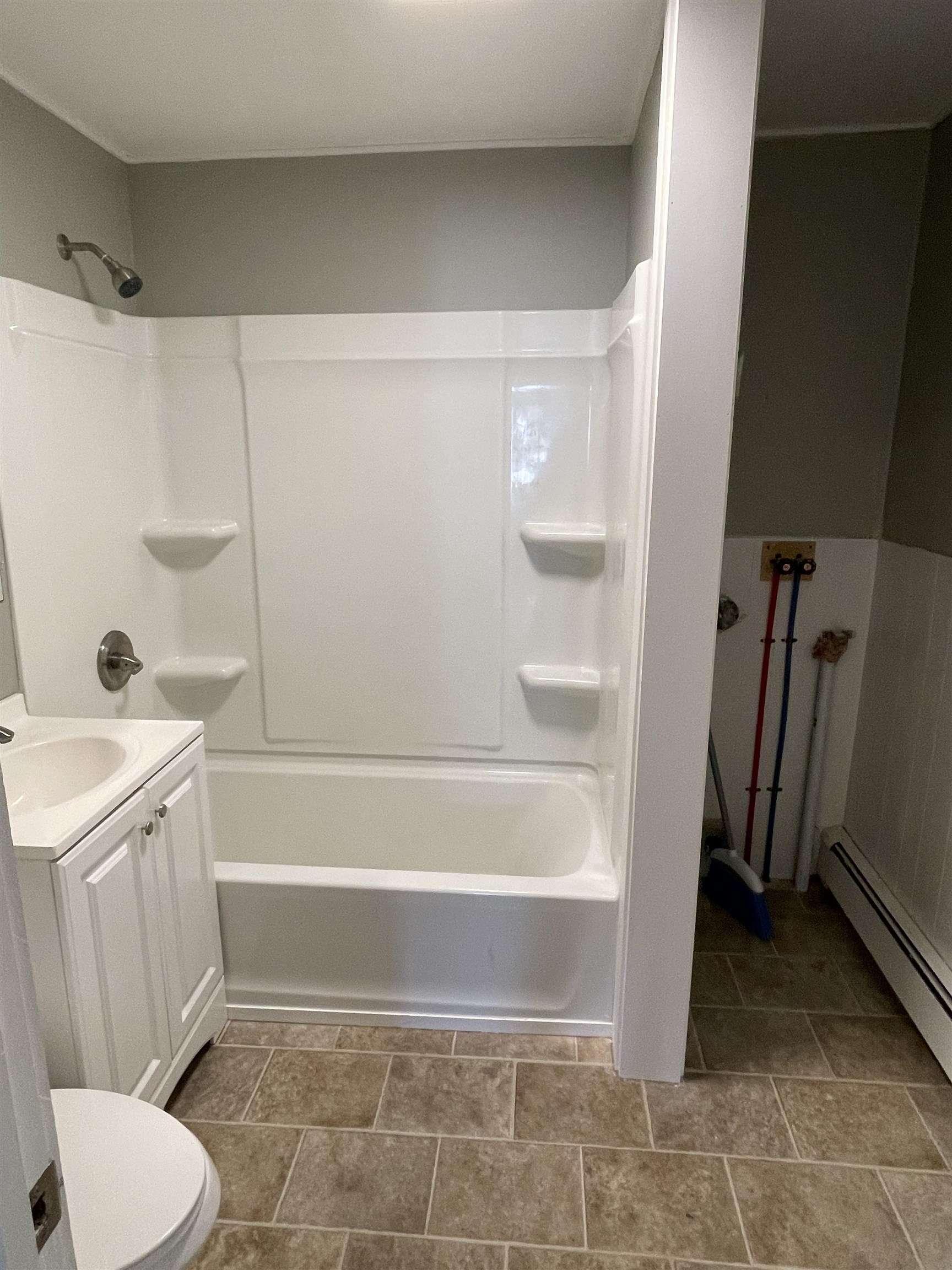 232 Mast Road, Unit B Manchester, NH 03102 - Photo 7 of 11