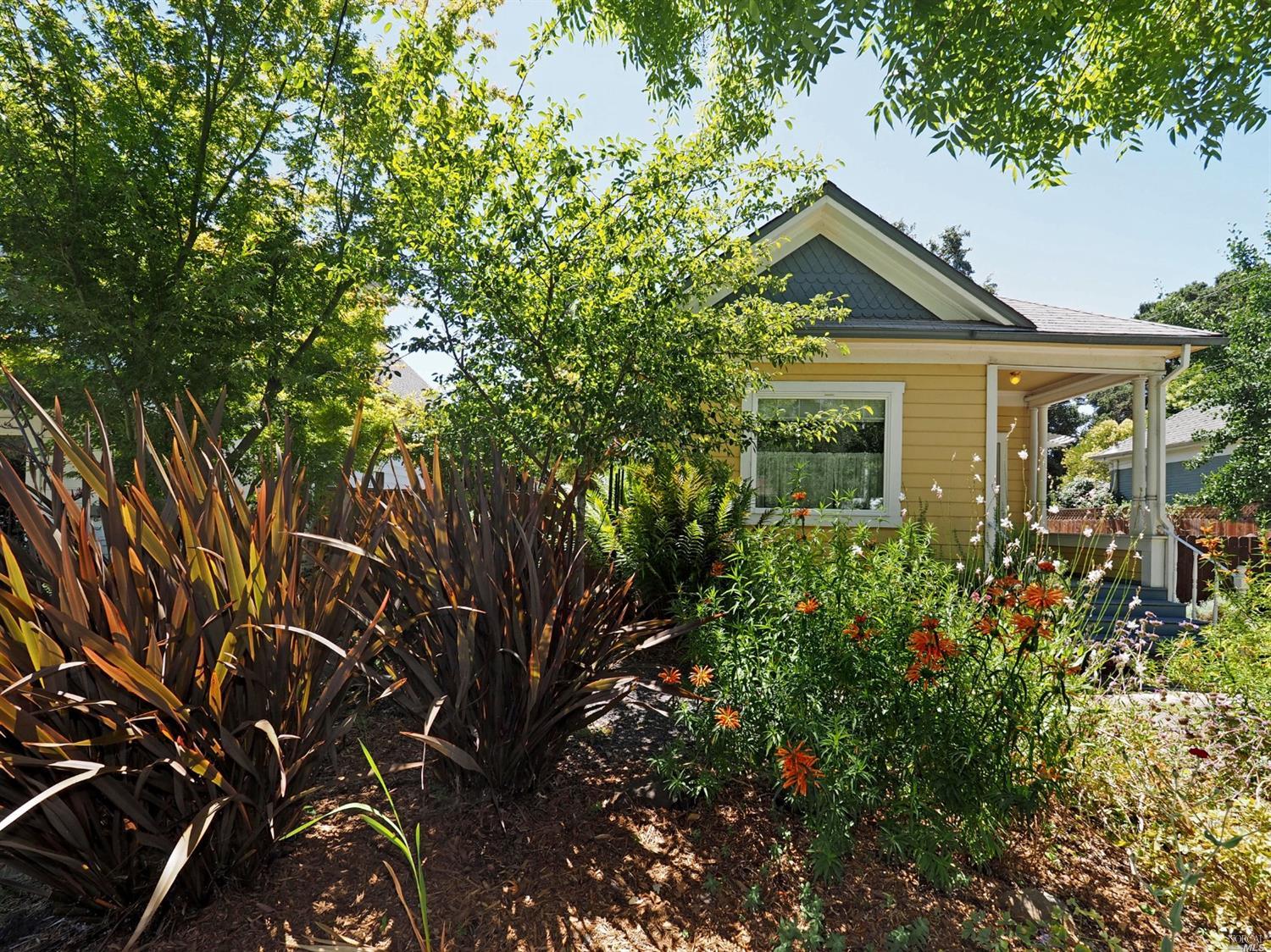 924 Clark Street Santa Rosa, CA 95404 - Photo 1 of 1 Gallery Image 1