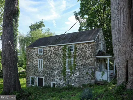 $3,575,000 | 422 South Waterloo Road, Devon, PA 19333