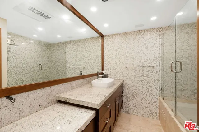 $1,080,000 | 2220 Avenue Of The Stars, Unit 2203, Los Angeles, CA 90067