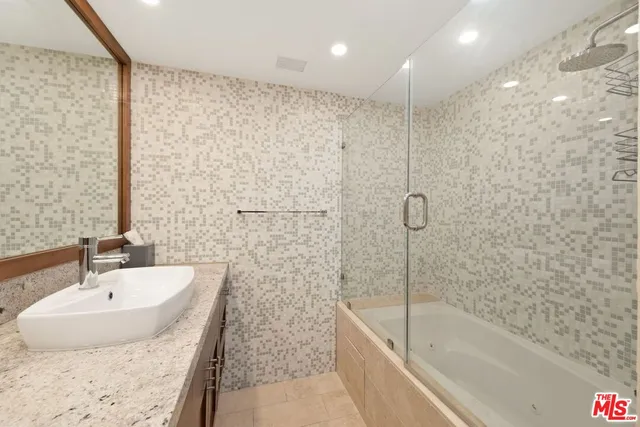 $1,080,000 | 2220 Avenue Of The Stars, Unit 2203, Los Angeles, CA 90067