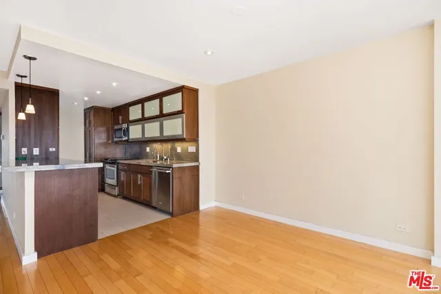 $1,080,000 | 2220 Avenue Of The Stars, Unit 2203, Los Angeles, CA 90067