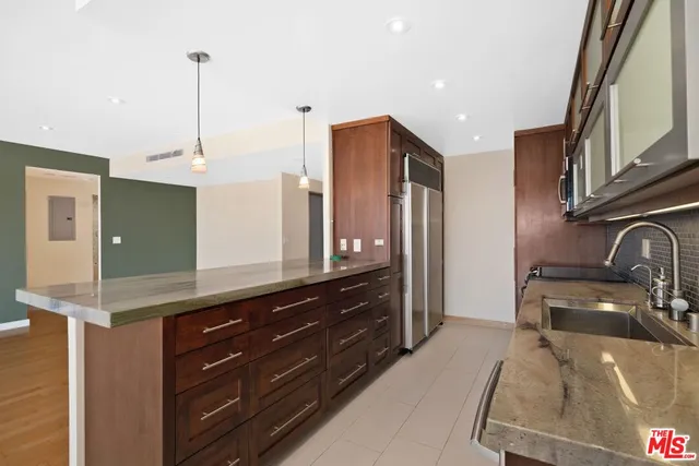 $1,080,000 | 2220 Avenue Of The Stars, Unit 2203, Los Angeles, CA 90067