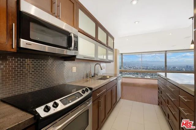 $1,080,000 | 2220 Avenue Of The Stars, Unit 2203, Los Angeles, CA 90067