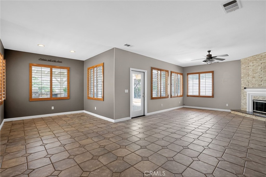 42240 Ridge View Drive Lancaster, CA 93536 - Photo 3 of 25