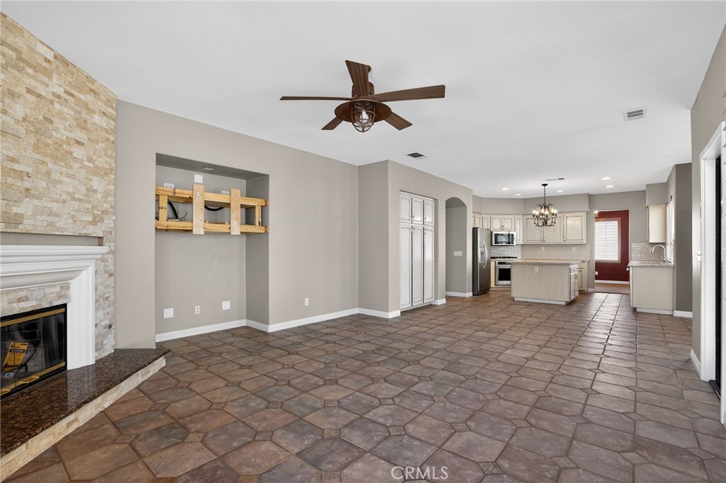 42240 Ridge View Drive Lancaster, CA 93536 - Photo 5 of 25