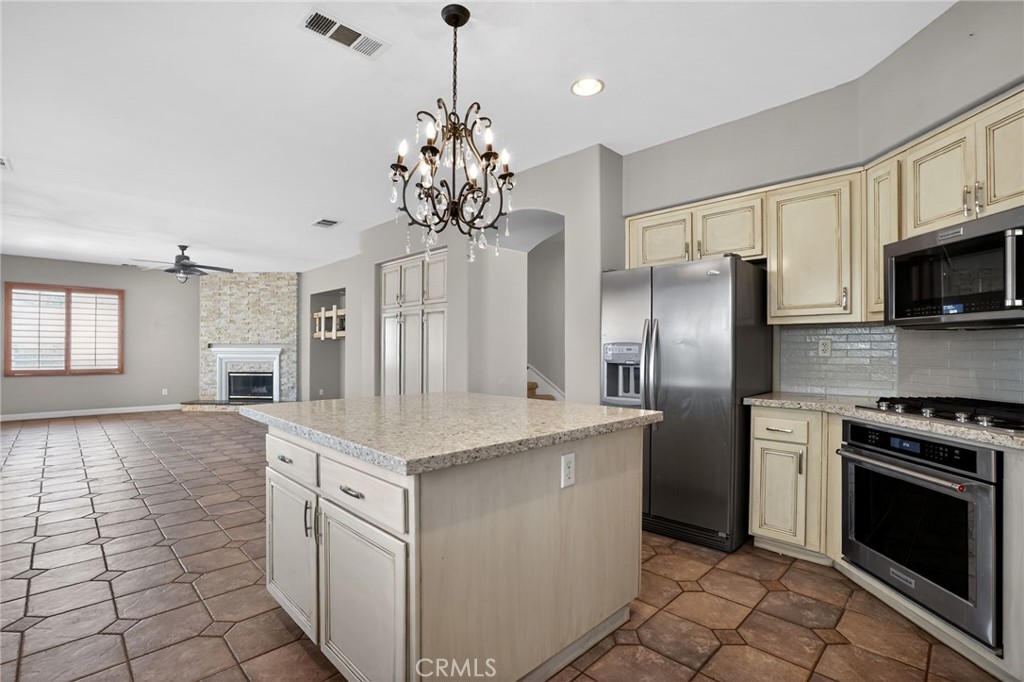 42240 Ridge View Drive Lancaster, CA 93536 - Photo 10 of 25