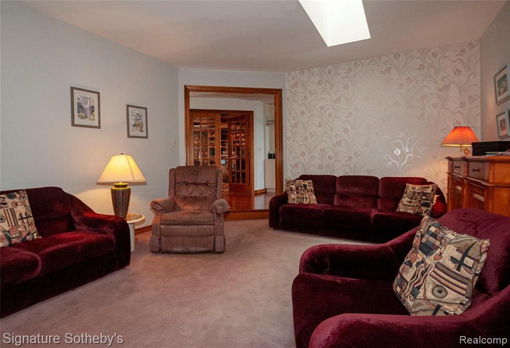 2020 Lake Angelus Road Lake Angelus, MI 48326 - Photo 12 of 52