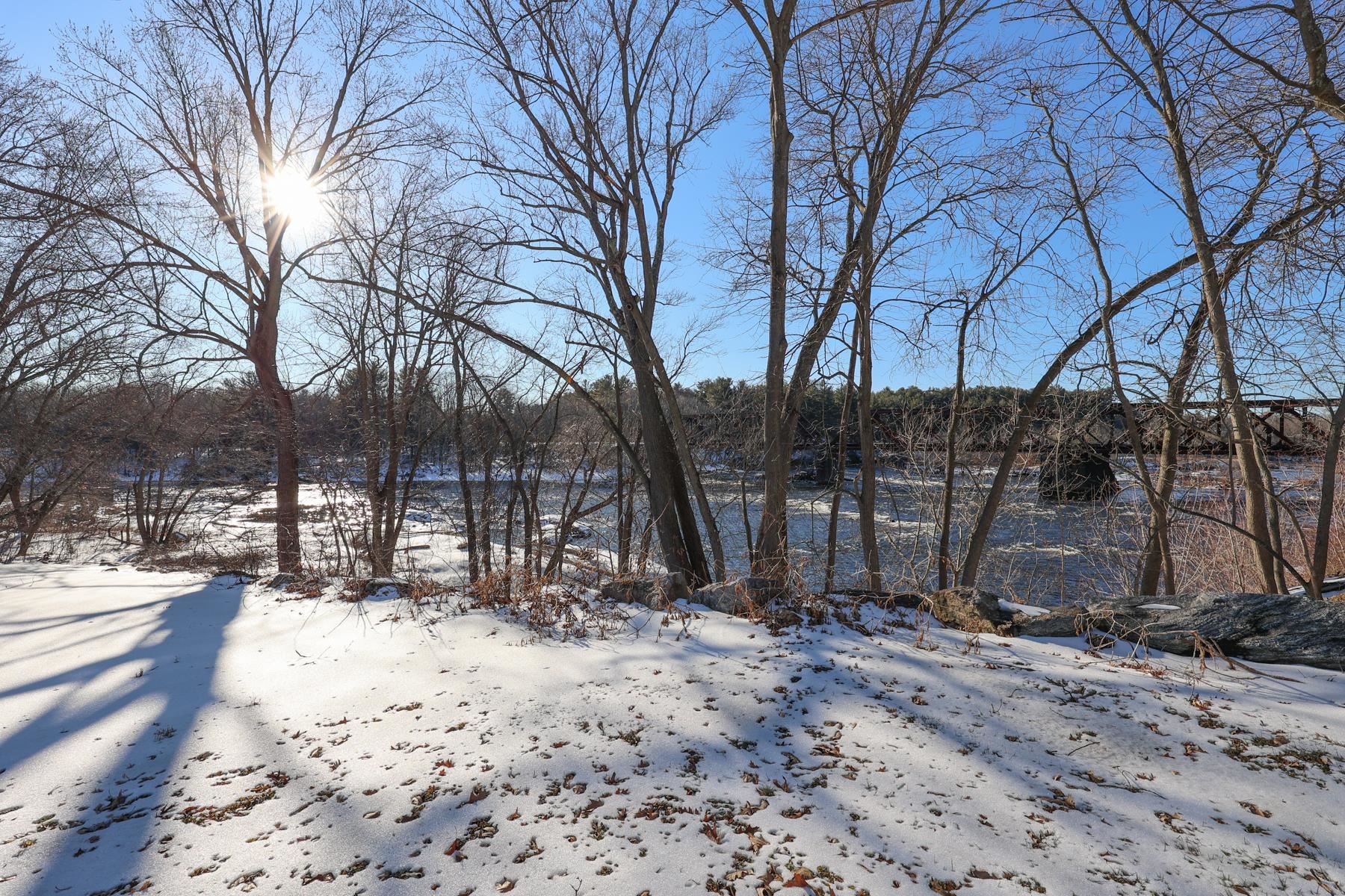 89 River Bank Road Manchester, NH 03103 - Photo 8 of 17 Gallery Image 8