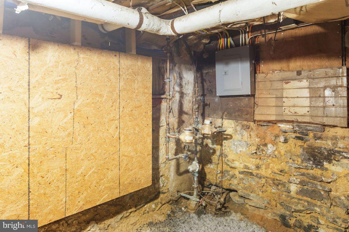 128 High Street Hanover, PA 17331 - Photo 34 of 36 a view of a door