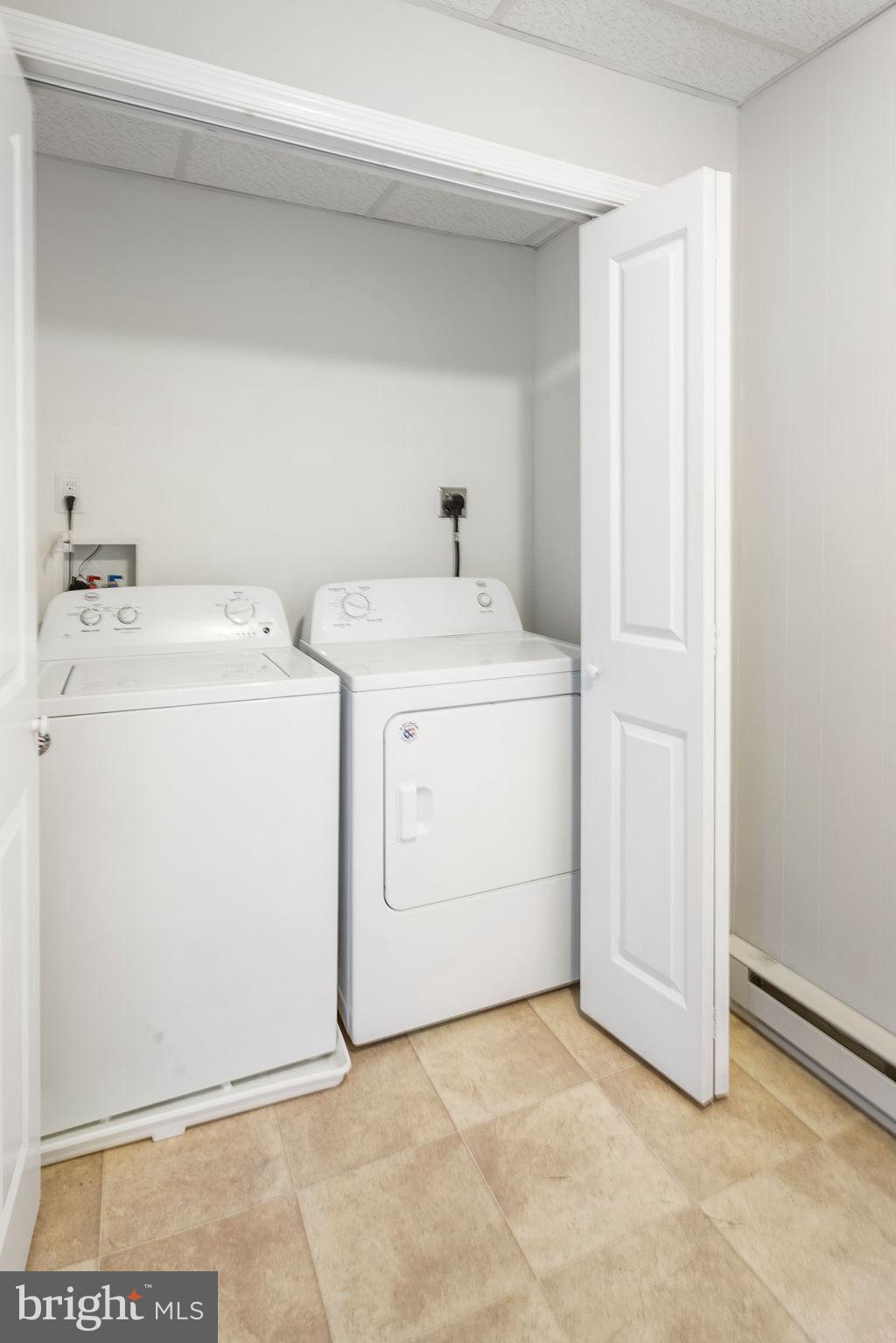 128 High Street Hanover, PA 17331 - Photo 7 of 36 a utility room with dryer and washer