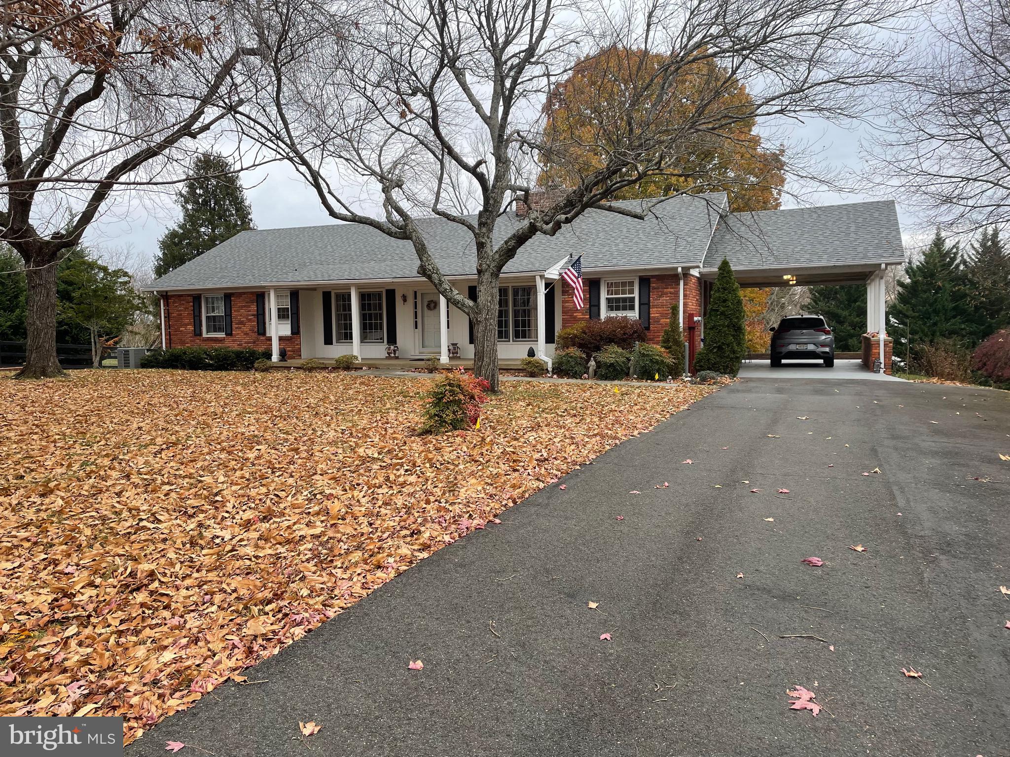 8243 Lees Ridge Road Warrenton, VA 20186 - Photo 4 of 48 Gallery Image 4