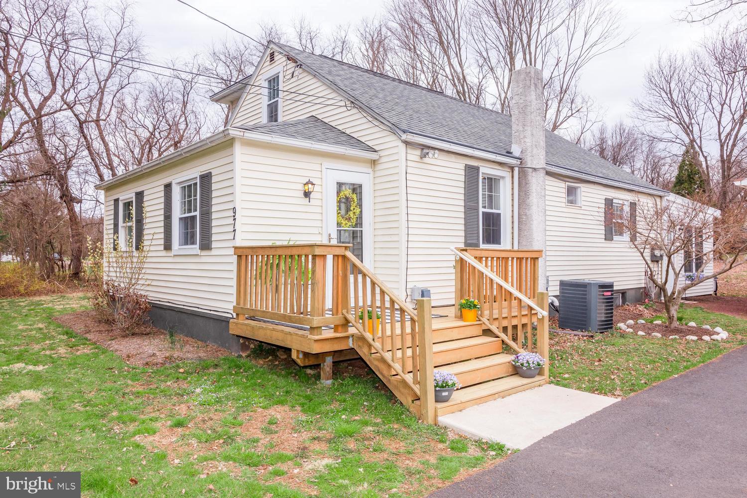 977 Spring City Road Phoenixville, PA 19460 - Photo 2 of 34 Entertain friends on your front porch!
