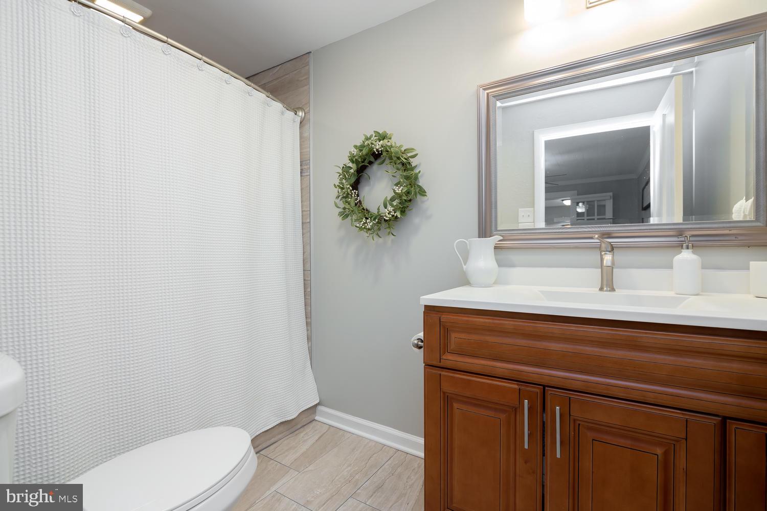 977 Spring City Road Phoenixville, PA 19460 - Photo 18 of 34 Master bathroom
