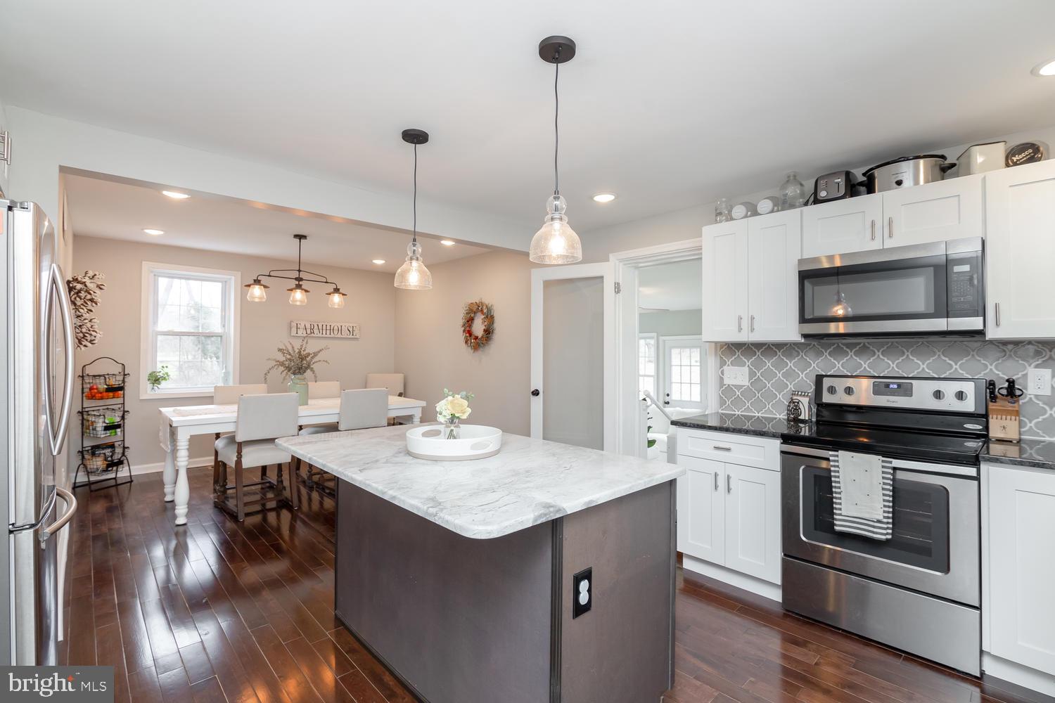 977 Spring City Road Phoenixville, PA 19460 - Photo 19 of 34 Sunny, modern kitchen!