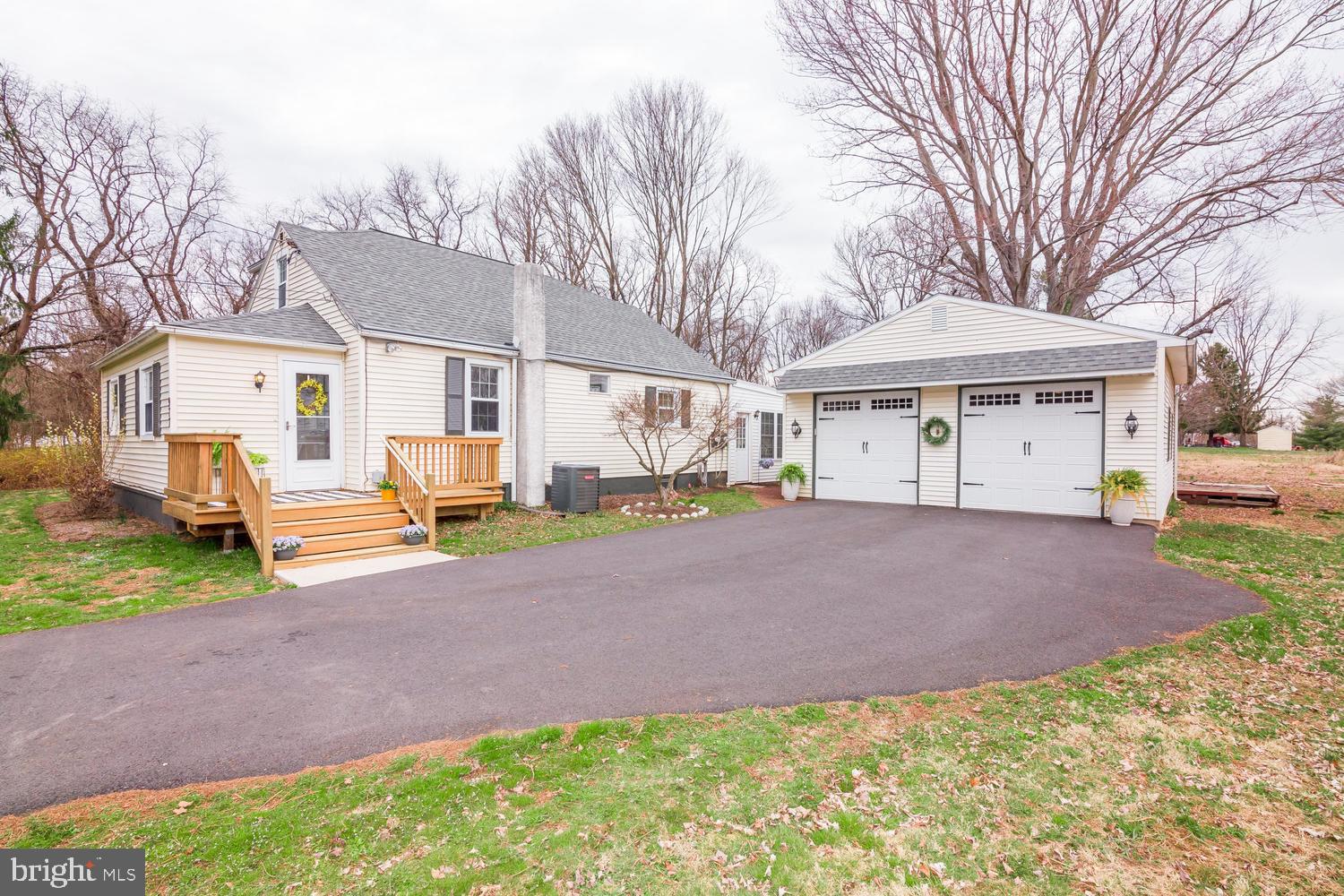 977 Spring City Road Phoenixville, PA 19460 - Photo 3 of 34 Detached garage with ample storage and parking