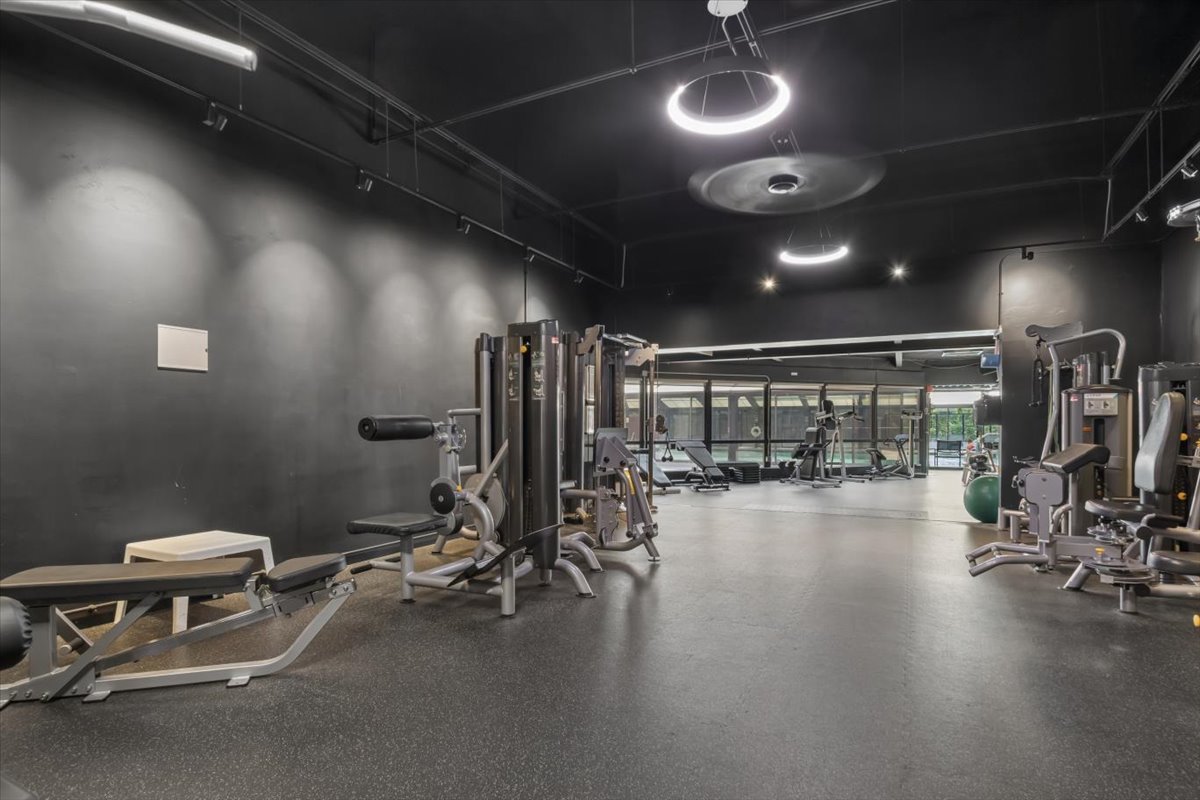 5415 North Sheridan Road, Unit 3407 Chicago, IL 60640 - Photo 26 of 27 Gallery Image 26