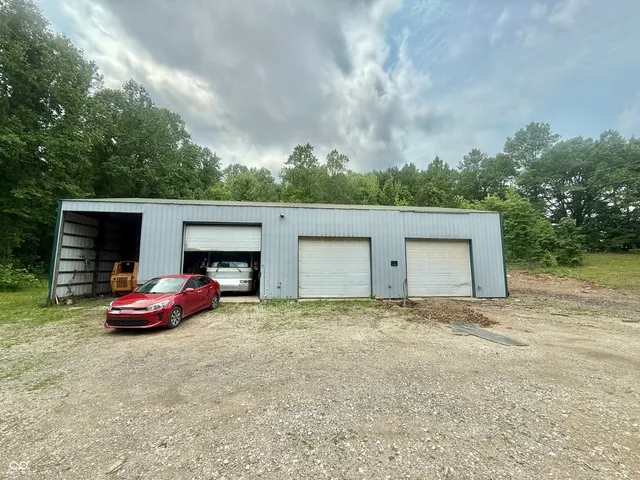 $195,000 | 1020 South Goshen Road, Scottsburg, IN 47170