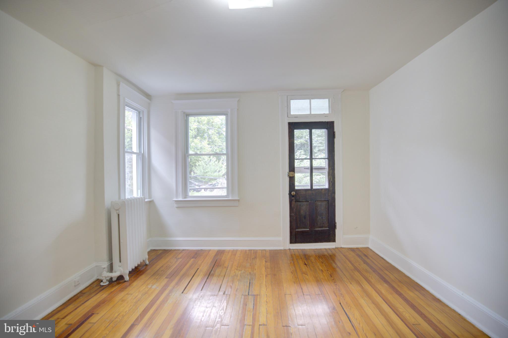 608 East 33rd Street Baltimore, MD 21218 - Photo 14 of 17 Rear bedroom