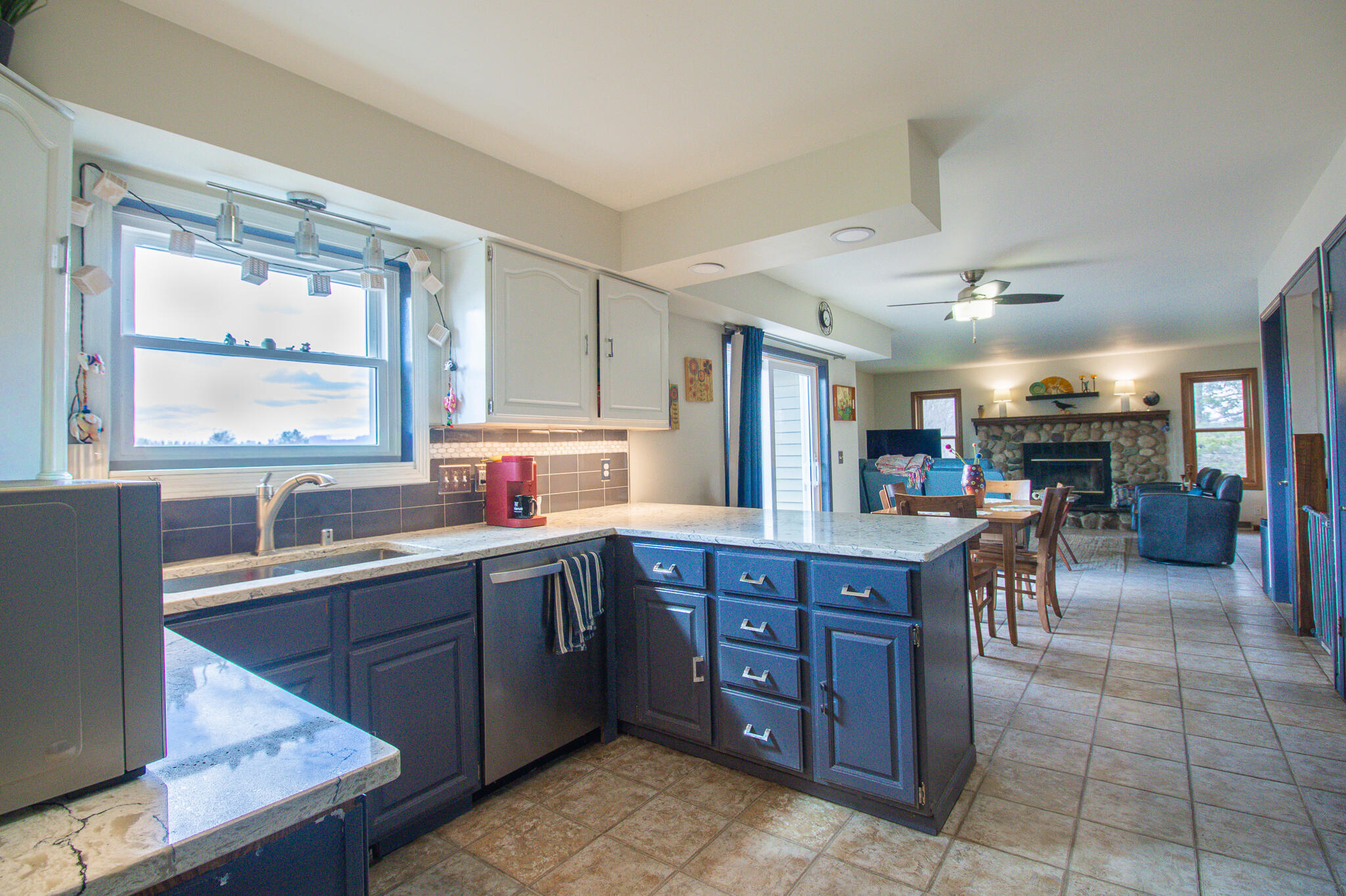 W204N4833 North Lannon Road Menomonee Falls, WI 53051 - Photo 17 of 45 Kitchen to LR