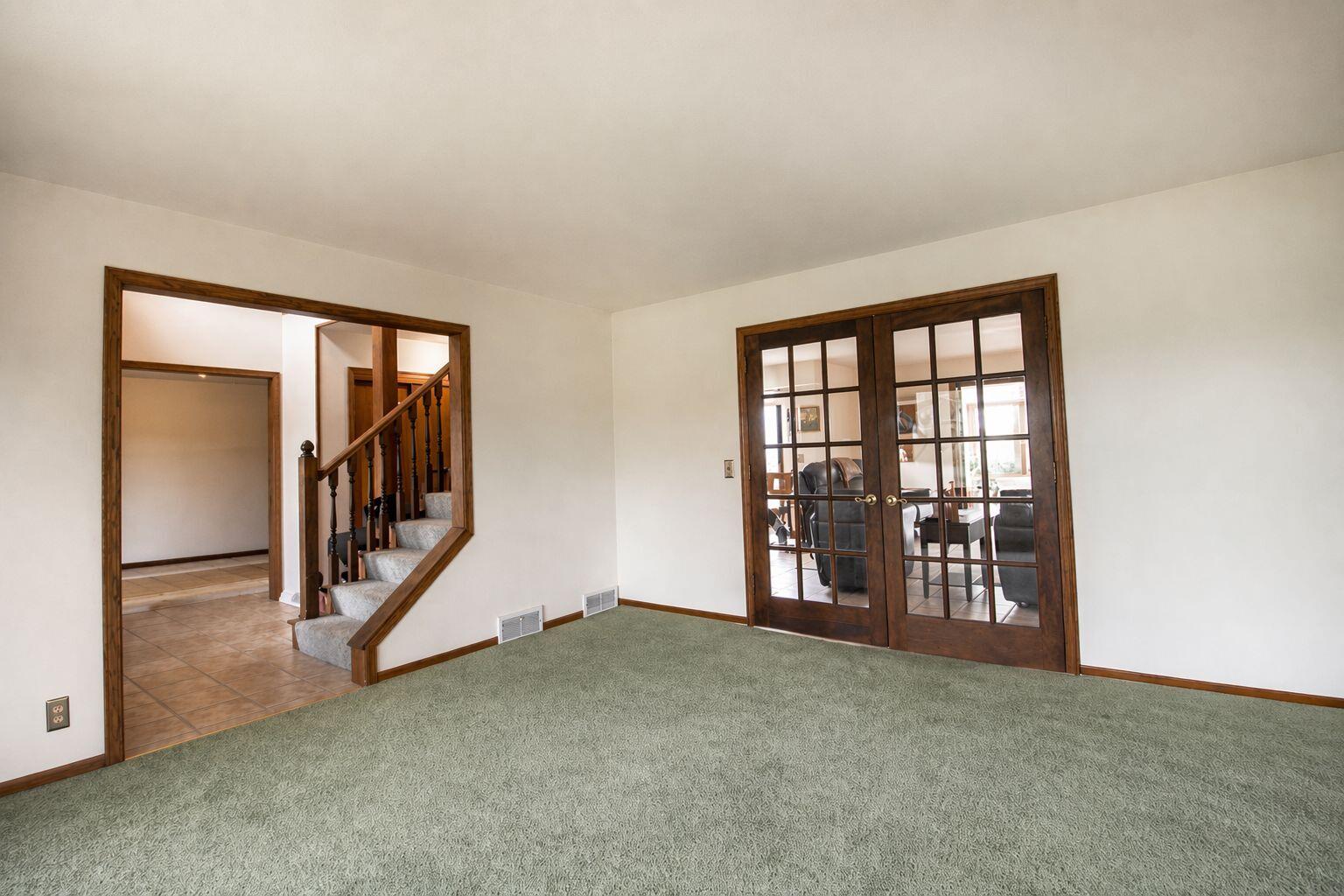 W204N4833 North Lannon Road Menomonee Falls, WI 53051 - Photo 6 of 45 Family Room to Foyer