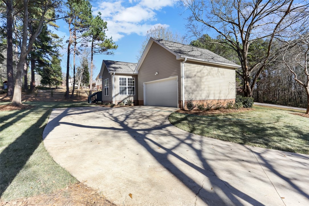 304 Ranch Circle Piedmont, SC 29673 - Photo 34 of 39 Gallery Image 34