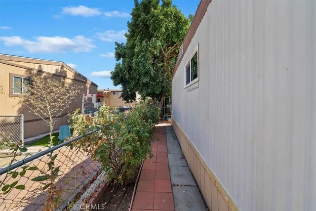 $169,999 | 250 North Linden Avenue, Unit 327, Rialto, CA 92376