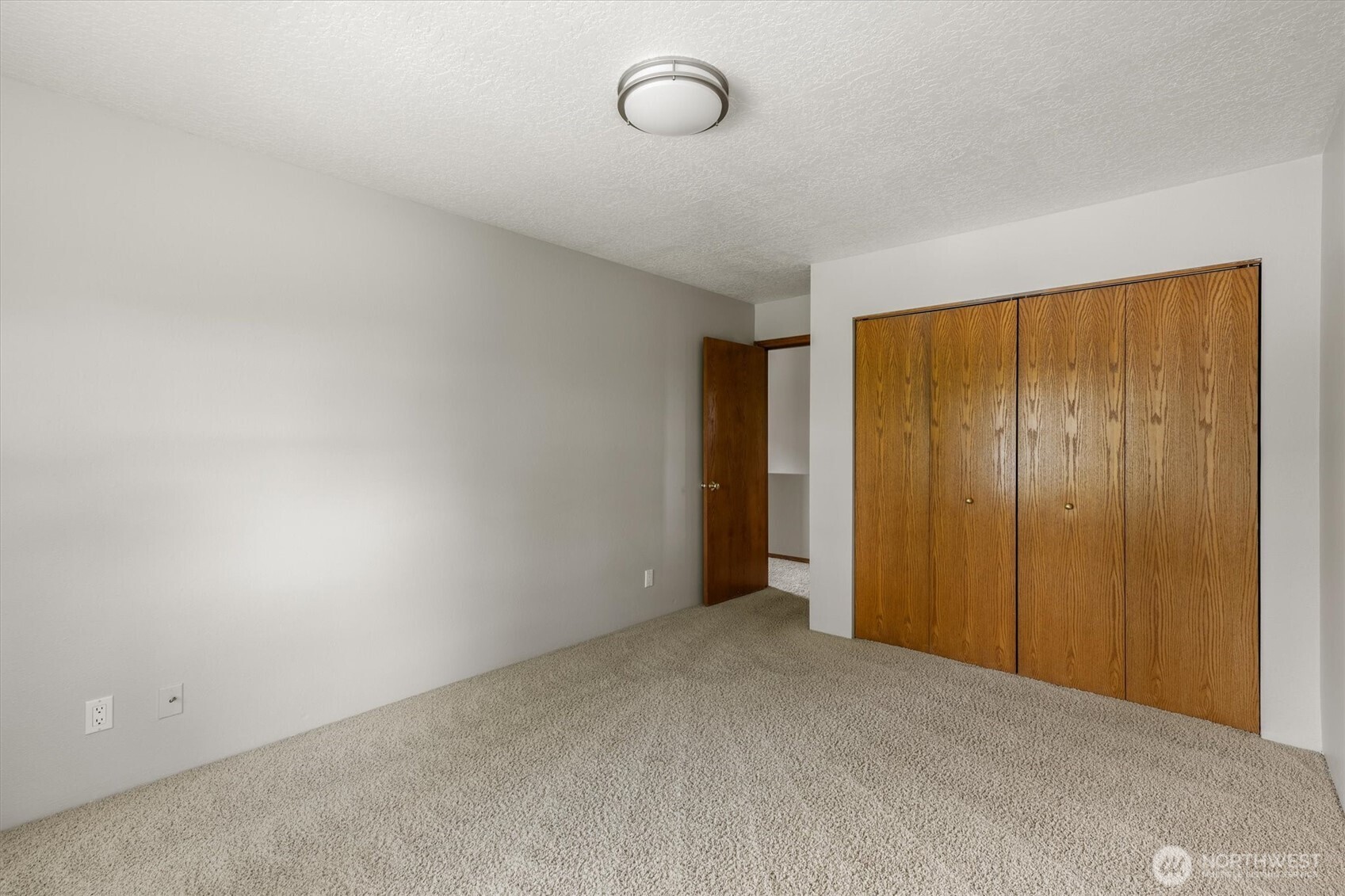 187 Acorn Lane Longview, WA 98632 - Photo 21 of 40 a view of an empty room with a window