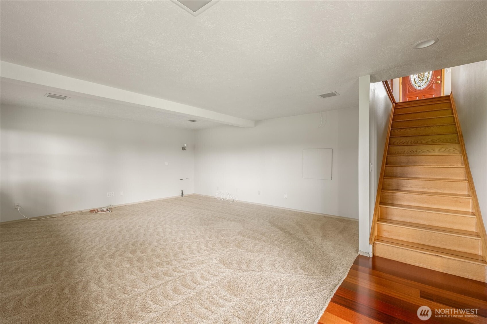 187 Acorn Lane Longview, WA 98632 - Photo 23 of 40 a view of an entryway