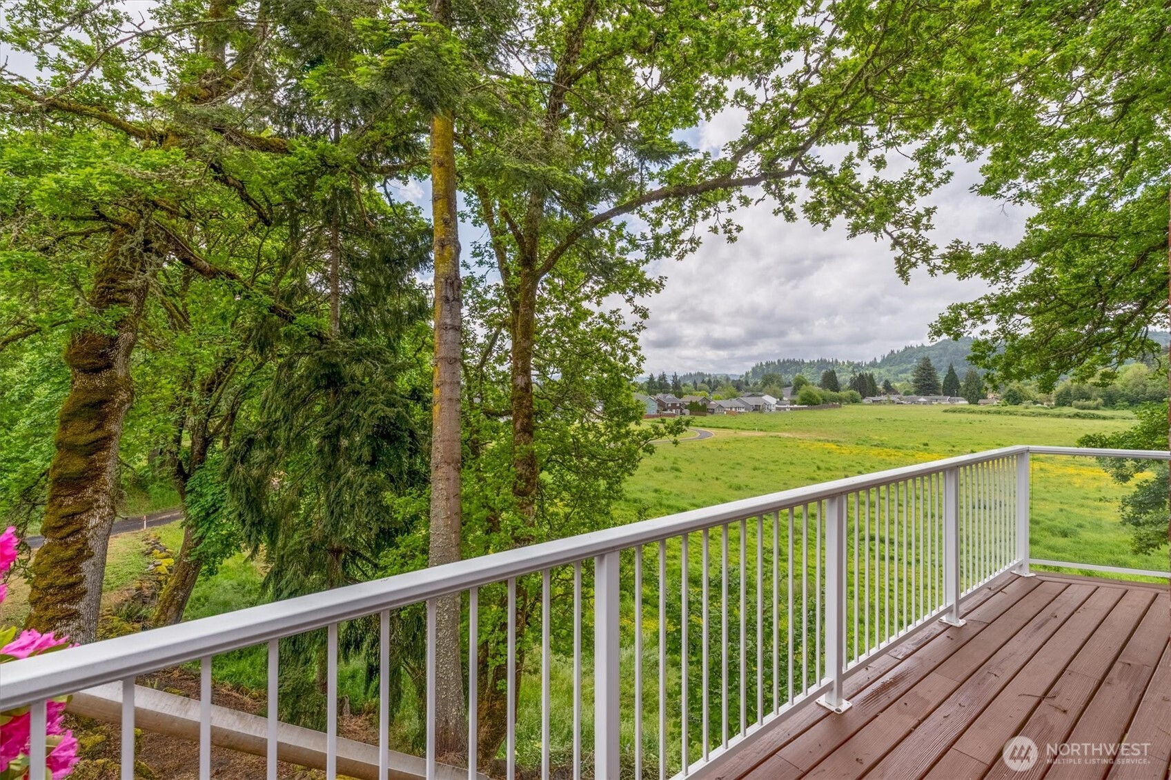 187 Acorn Lane Longview, WA 98632 - Photo 29 of 40 a view of balcony with deck and wooden floor