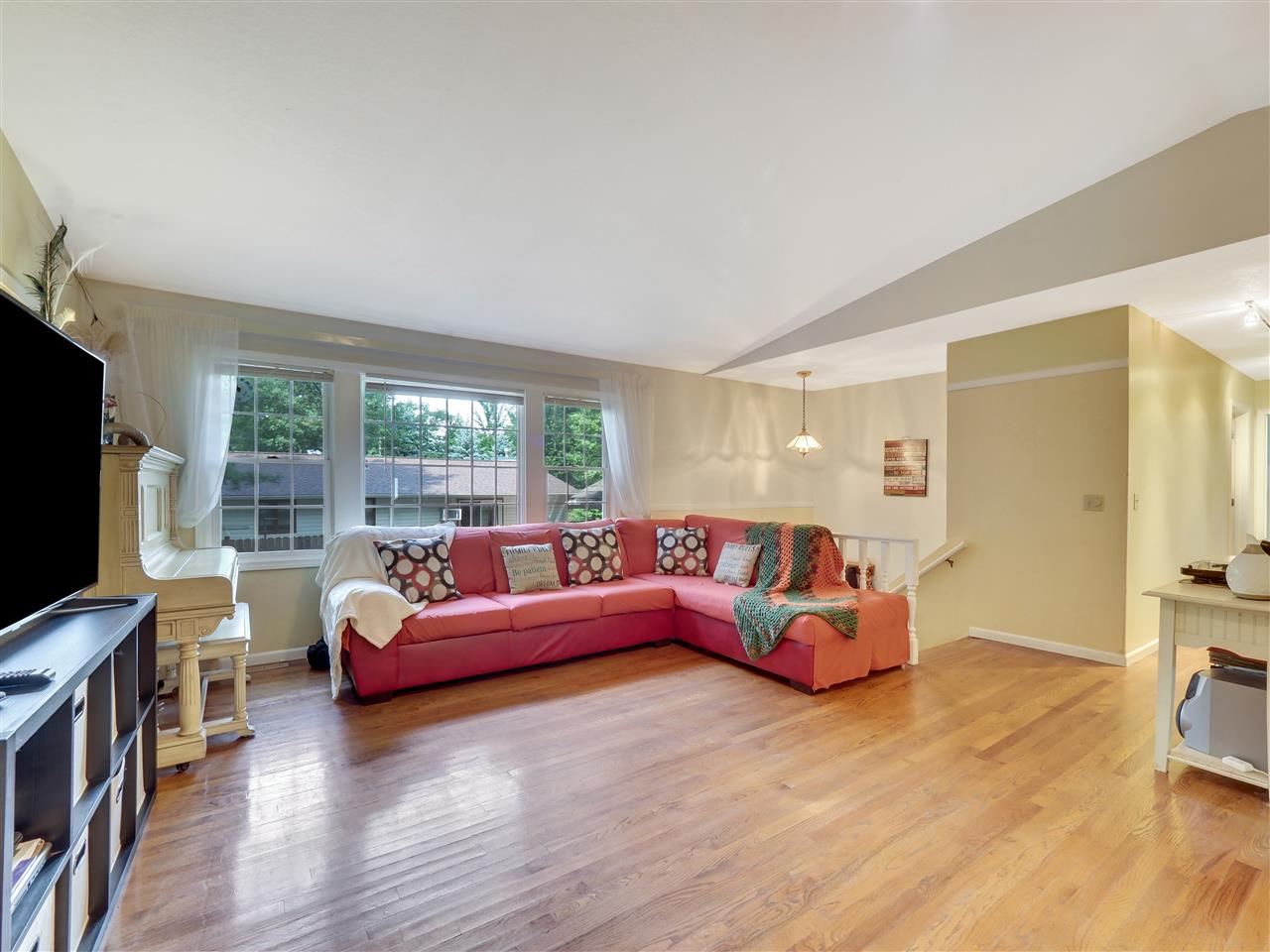 1529 Ridge View Court Traverse City, MI 49686 - Photo 5 of 35 1879551-4.JPG