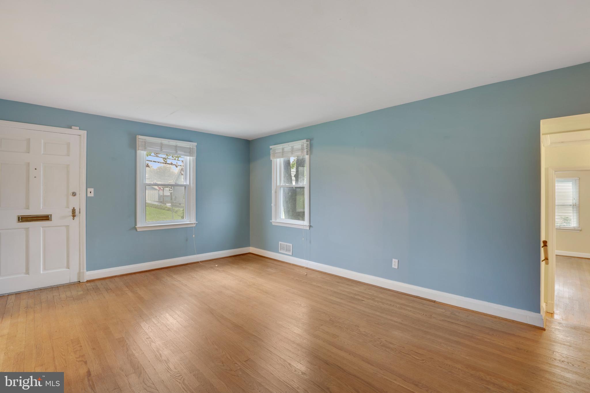 20 Cinder Road Lutherville-Timonium, MD 21093 - Photo 13 of 39 Living Room