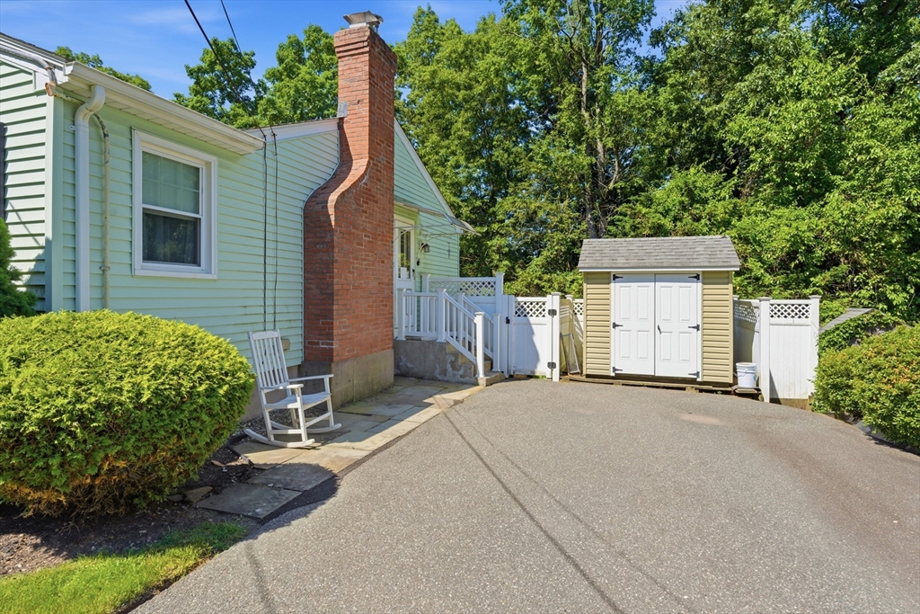 220 West Allen Ridge Road Springfield, MA 01118 - Photo 29 of 42