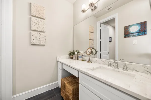 $1,295,000 | 10214 Barwood Drive, Houston, TX 77043