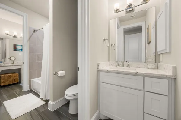$1,295,000 | 10214 Barwood Drive, Houston, TX 77043