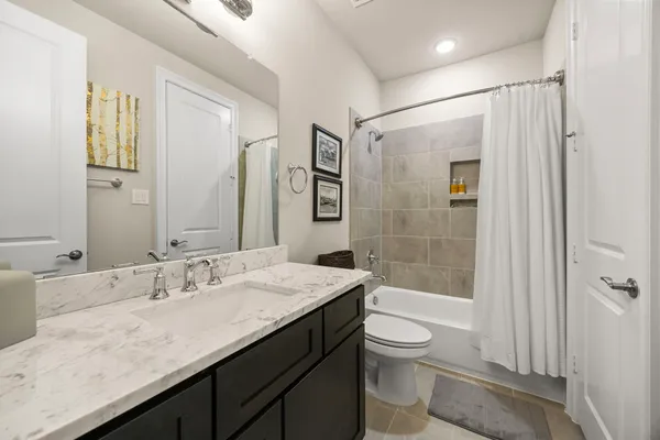 $1,295,000 | 10214 Barwood Drive, Houston, TX 77043
