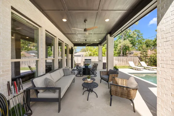 $1,295,000 | 10214 Barwood Drive, Houston, TX 77043